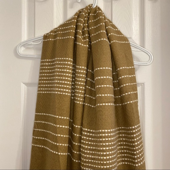NWOT Forever 21 - Blanket Scarf/ Shawl - Picture 9 of 9